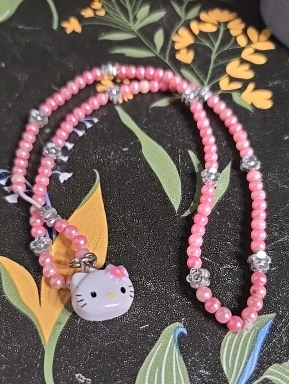 HELLO KITTY Necklace  SANRIO 2008 Y2K Vintage Pink Beaded Charm
